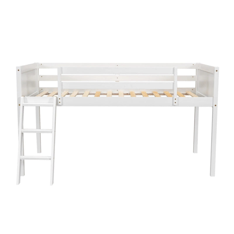 Lit mezzanine bas blanc en bois massif de taille double avec échelle et chicane de clôture, et support de lattes en bois pour chambre à coucher